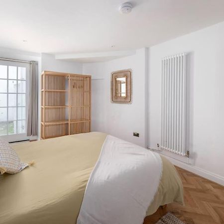 Spacious Apartment - 5 Minutes Walk To Bath Abbey Exterior photo