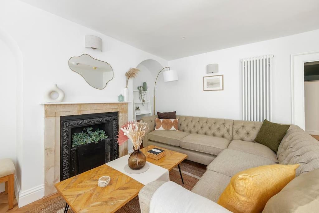 Spacious Apartment - 5 Minutes Walk To Bath Abbey Exterior photo